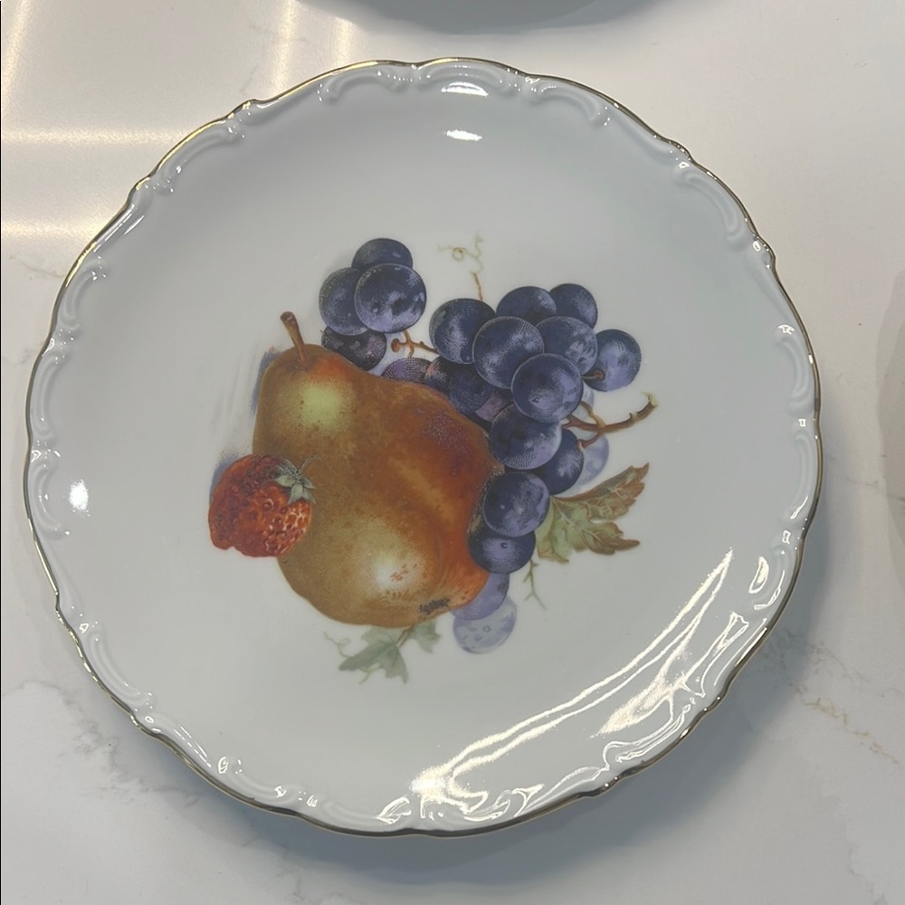 Elegant White and Gold Dinnerware Plate with Fruit Motif